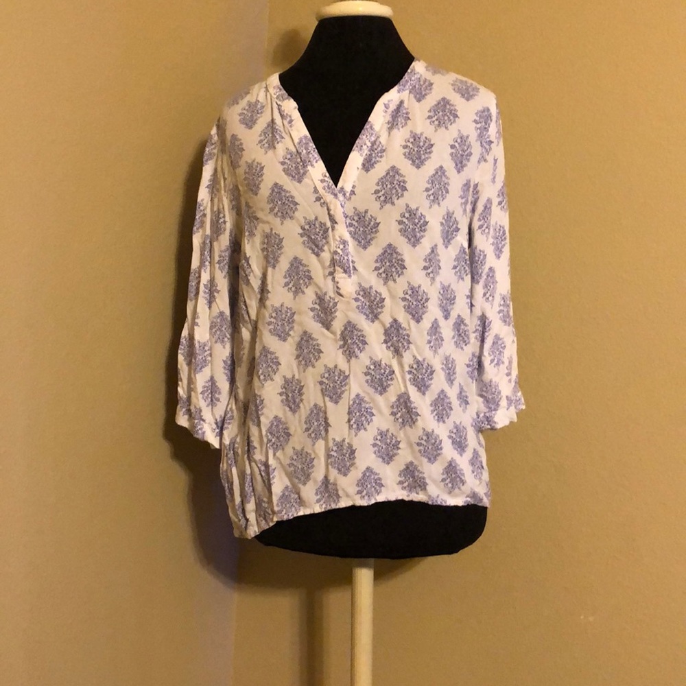Old Navy Floral printed lightweight blouse 💜